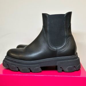 B2 chunky leather boots size 6 / 36